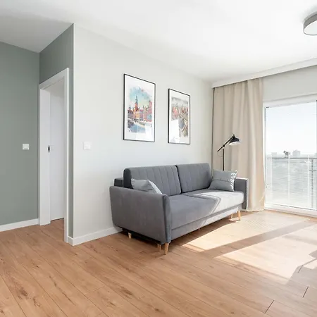 Bright Bulgarska With Parking Near Enea Stadium By Renters דירה