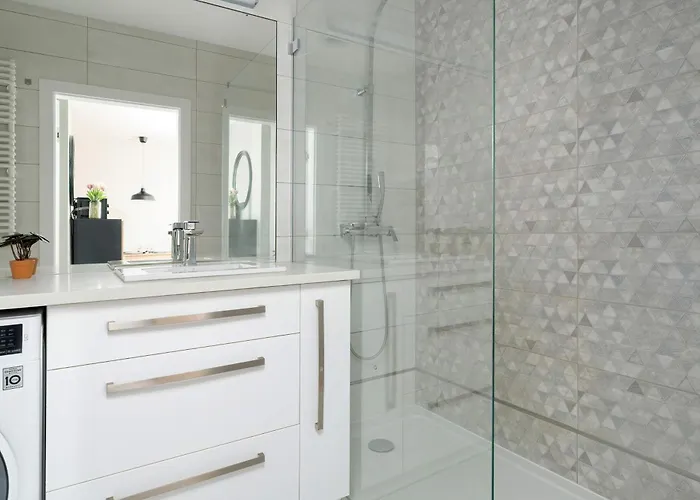 Bright Bulgarska With Parking Near Enea Stadium By Renters Apartamento *