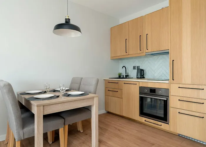 Bright Bulgarska With Parking Near Enea Stadium By Renters Poznań